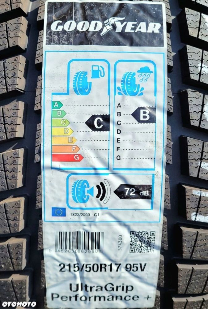 4x Goodyear UltraGrip Performance 215/50R17 95V XL Z401A - 3