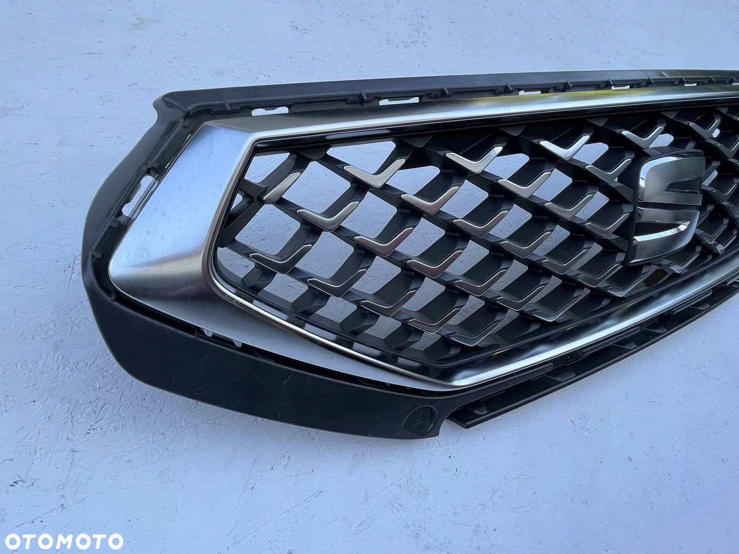 SEAT TARRACO 5FJ ATRAPA GRILL ORG - 2