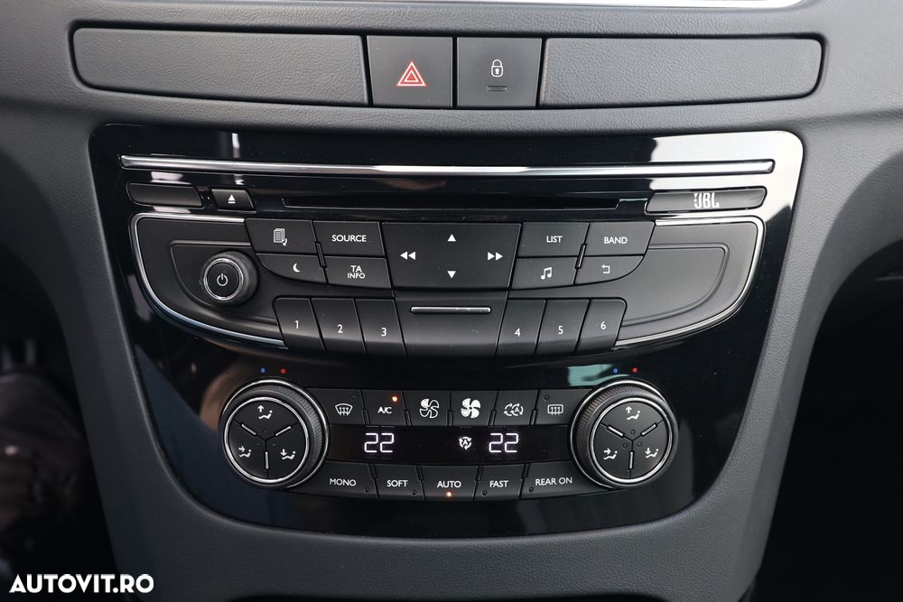 Peugeot 508 RXH Hybrid4 - 23