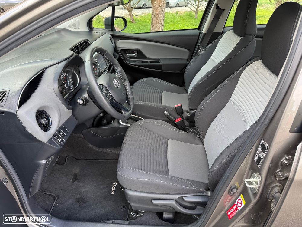 Toyota Yaris 1.5 HSD Comfort+P.Style - 12