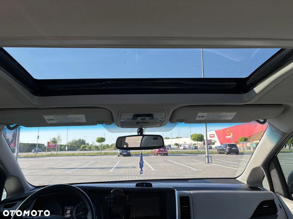 Toyota Sienna 3.5 V6 - 11