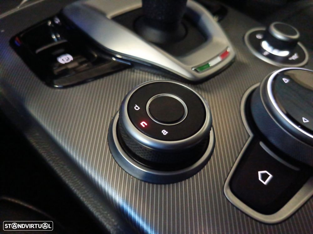 Alfa Romeo Stelvio 2.2 D Sprint AT8 - 19