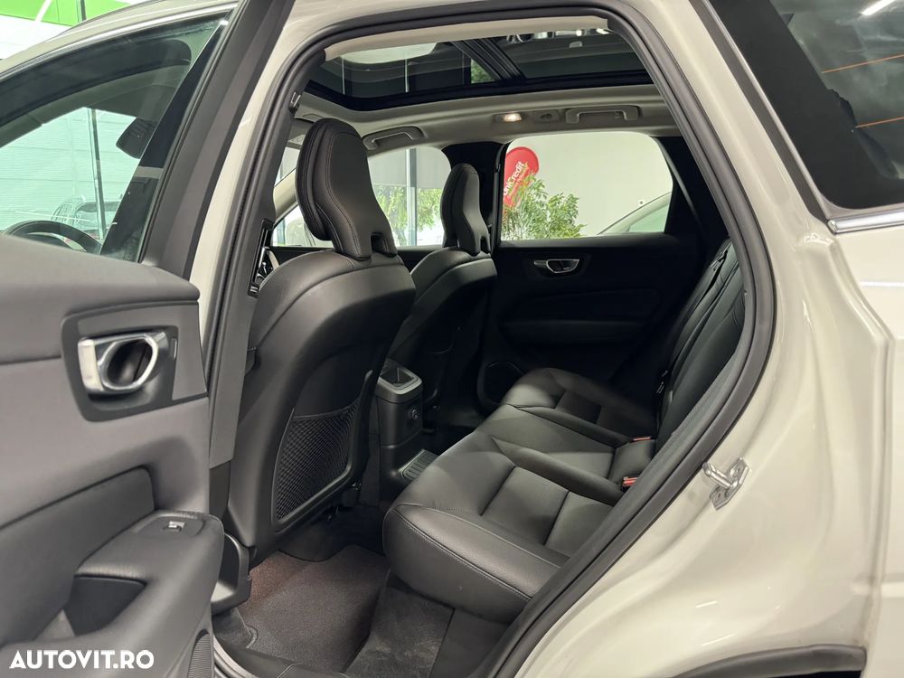 Volvo XC 60 T6 AWD Recharge Geartronic Inscription - 8