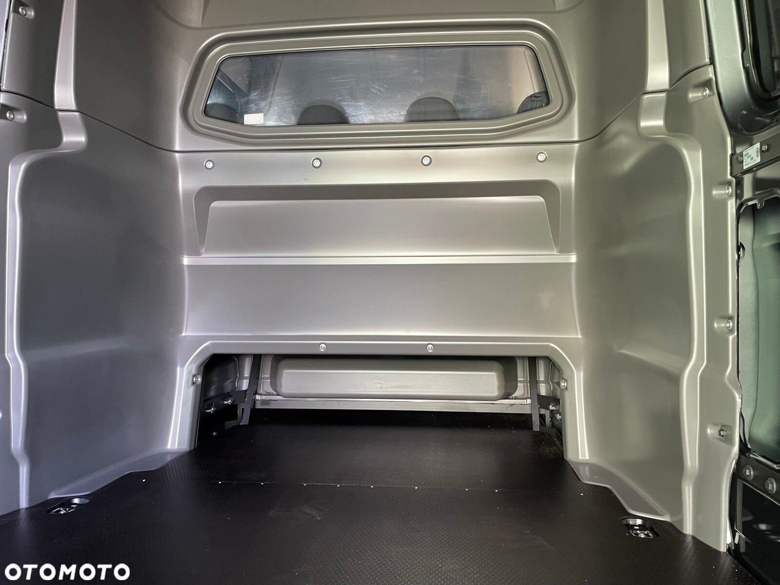 Volkswagen Crafter 35 2.0 TDI 140KM L4H3 3m 6bm - 28