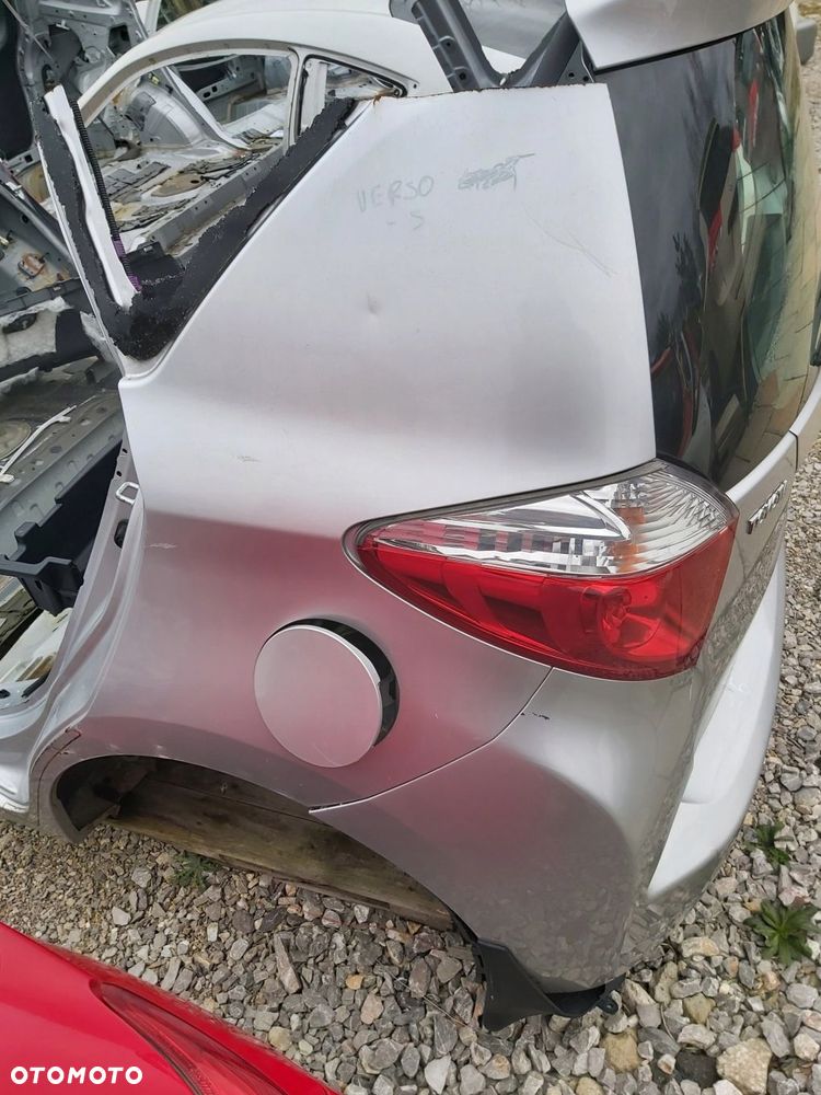 Toyota VERSO S błotnik lewy tył ćwiartka lewa - 2