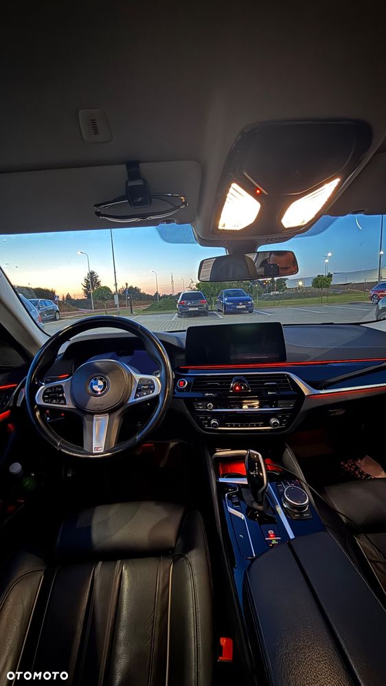 BMW Seria 5 530d mHEV Luxury Line - 11