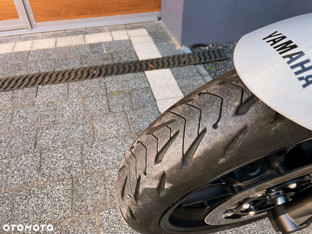 Yamaha XSR - 12
