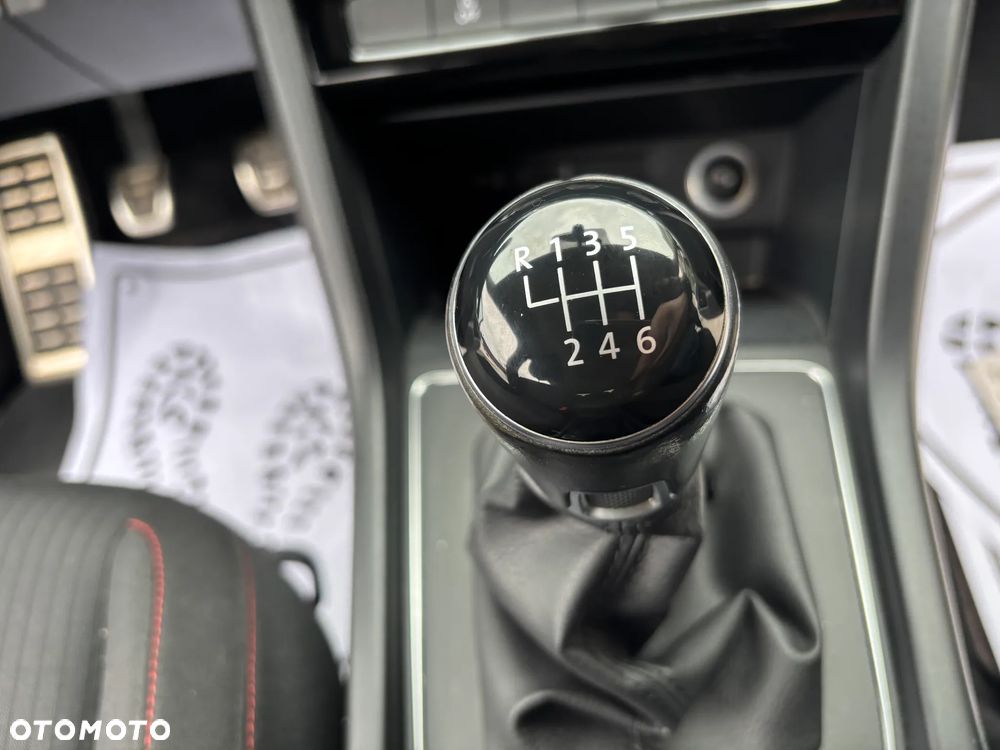 Volkswagen Touran 1.2 TSI (BlueMotion Technology) SOUND - 16