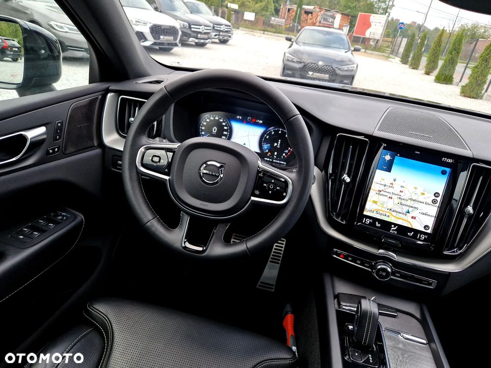 Volvo XC 60 B4 B Plus Dark - 23