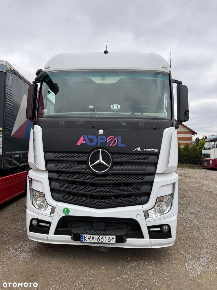 Mercedes-Benz Mp4 - 2