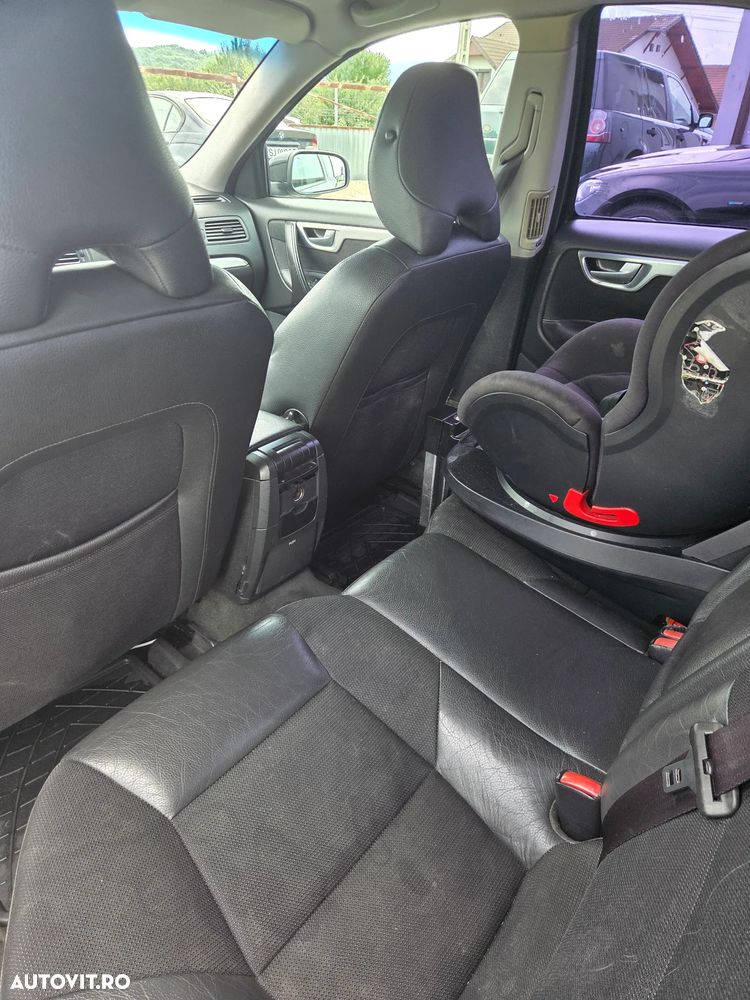 Volvo S60 2.4 D Momentum Geartronic - 10