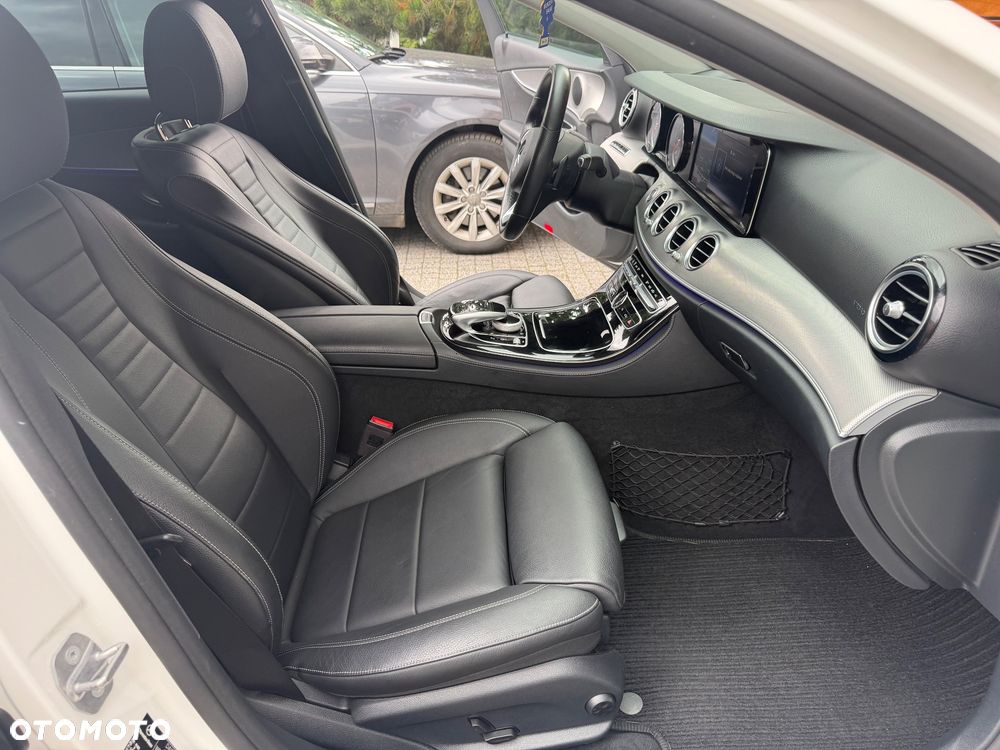 Mercedes-Benz Klasa E 220 d 9G-TRONIC - 28
