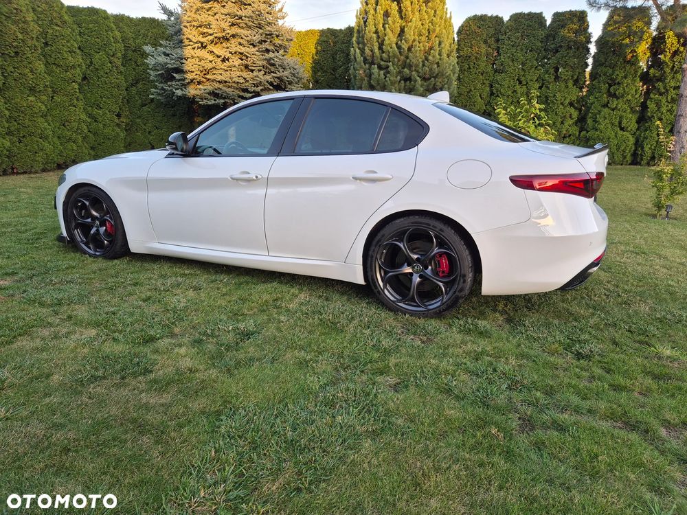 Alfa Romeo Giulia - 11