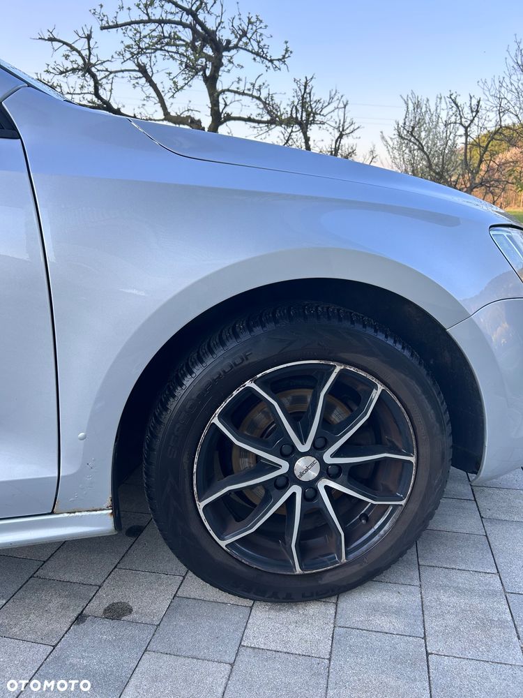 Volkswagen Jetta 1.2 TSI Trendline - 12
