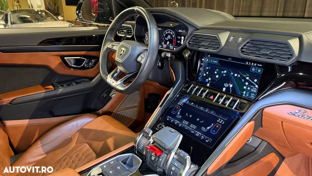 Lamborghini URUS - 35