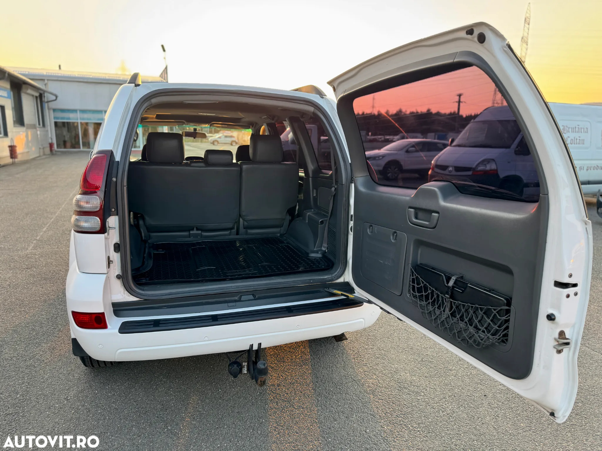 Toyota Land Cruiser 3.0 TD-4D Aut cu TEMS VIP - 12