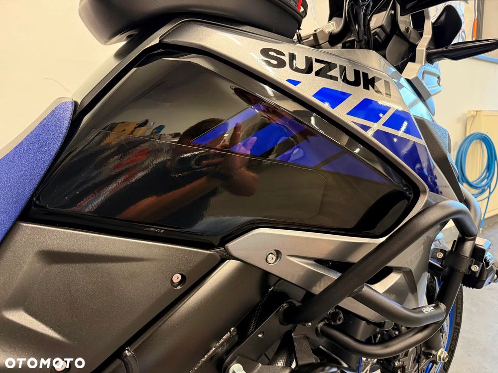 Suzuki V-STROM - 35