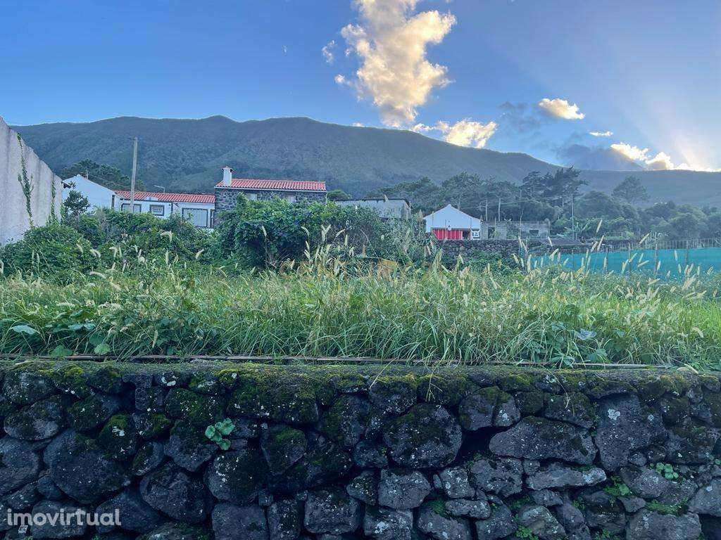 Casa para Recuperação na Ilha do Pico - Oportunidade Única! - Grande imagem: 2/5