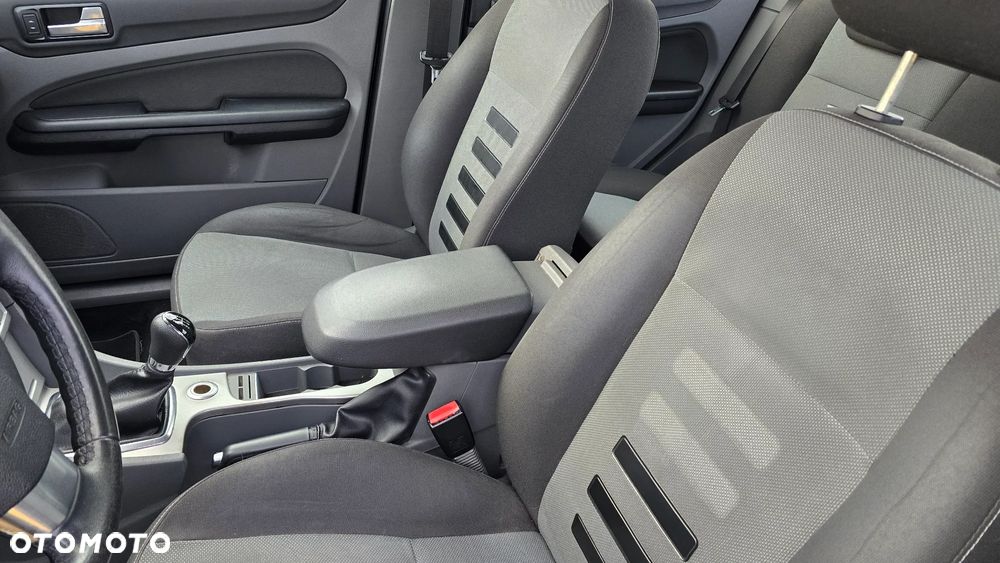 Ford Focus 1.6 Ti-VCT Ghia - 26