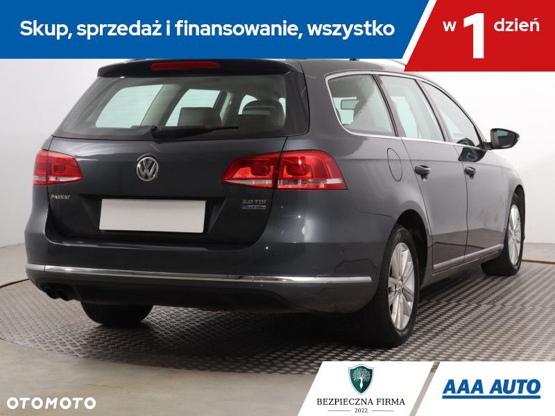Volkswagen Passat - 6