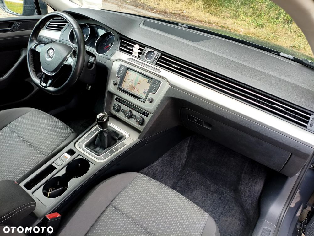 Volkswagen Passat 1.6 TDI BMT City - 21