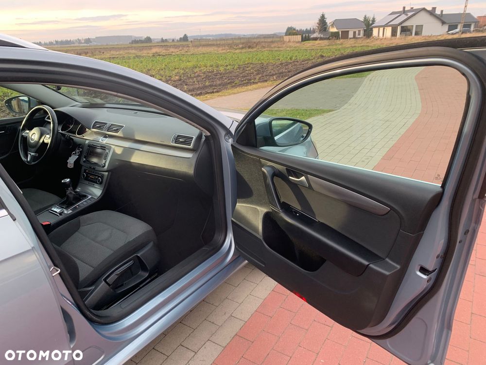Volkswagen Passat 1.6 TDI BlueMotion Technology Trendline - 36