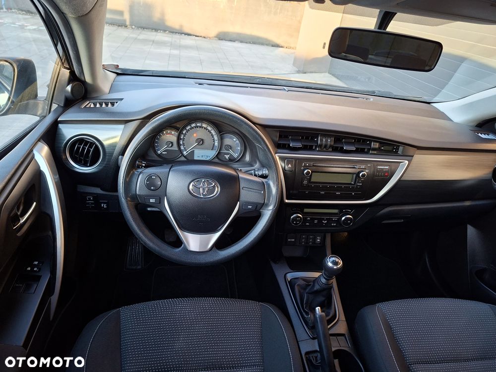 Toyota Auris - 7