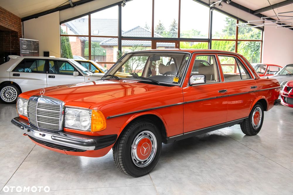 Mercedes-Benz W123 - 1