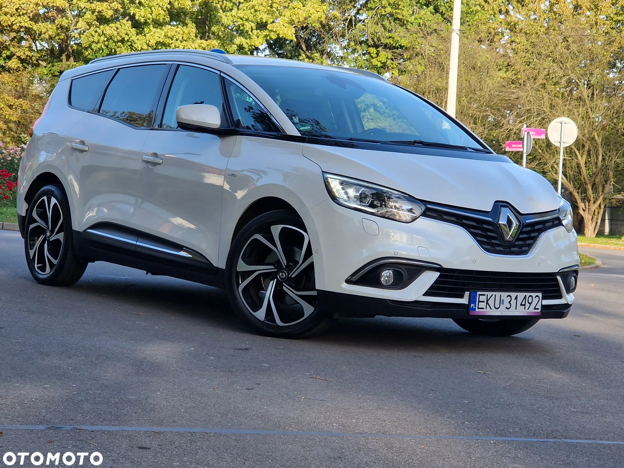 Renault Grand Scenic ENERGY TCe 130 BOSE EDITION - 15