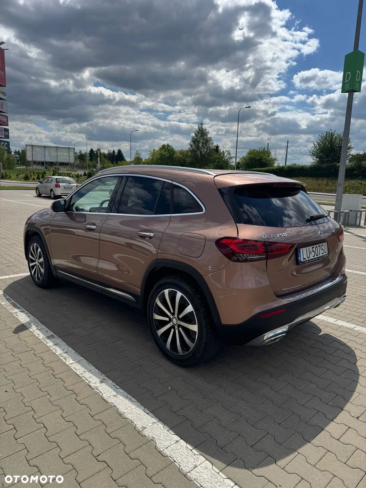Mercedes-Benz GLA 250 - 16