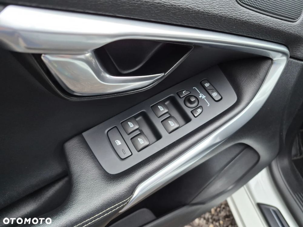 Volvo V40 D4 RDesign - 15