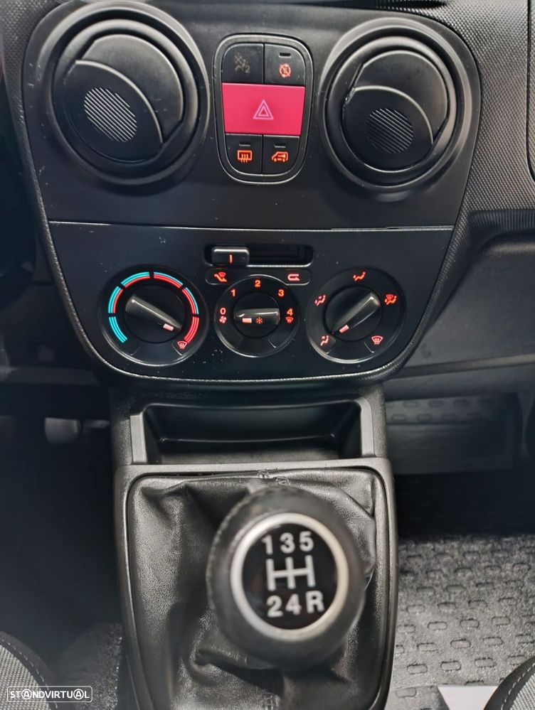 Fiat Fiorino 1.3 M-jet Adventure - 18