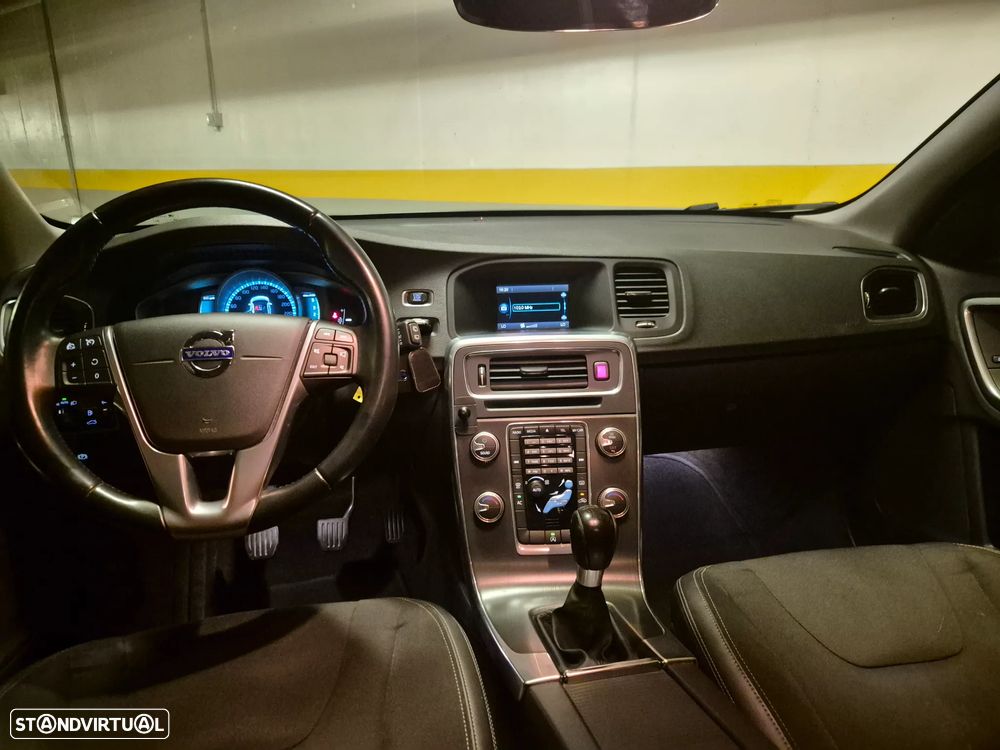 Volvo V60 1.6 D2 Momentum Eco - 29