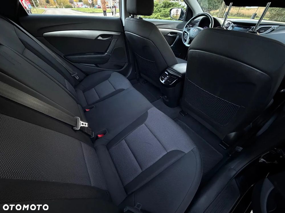 Hyundai i40 Kombi 1.6 Trend - 27