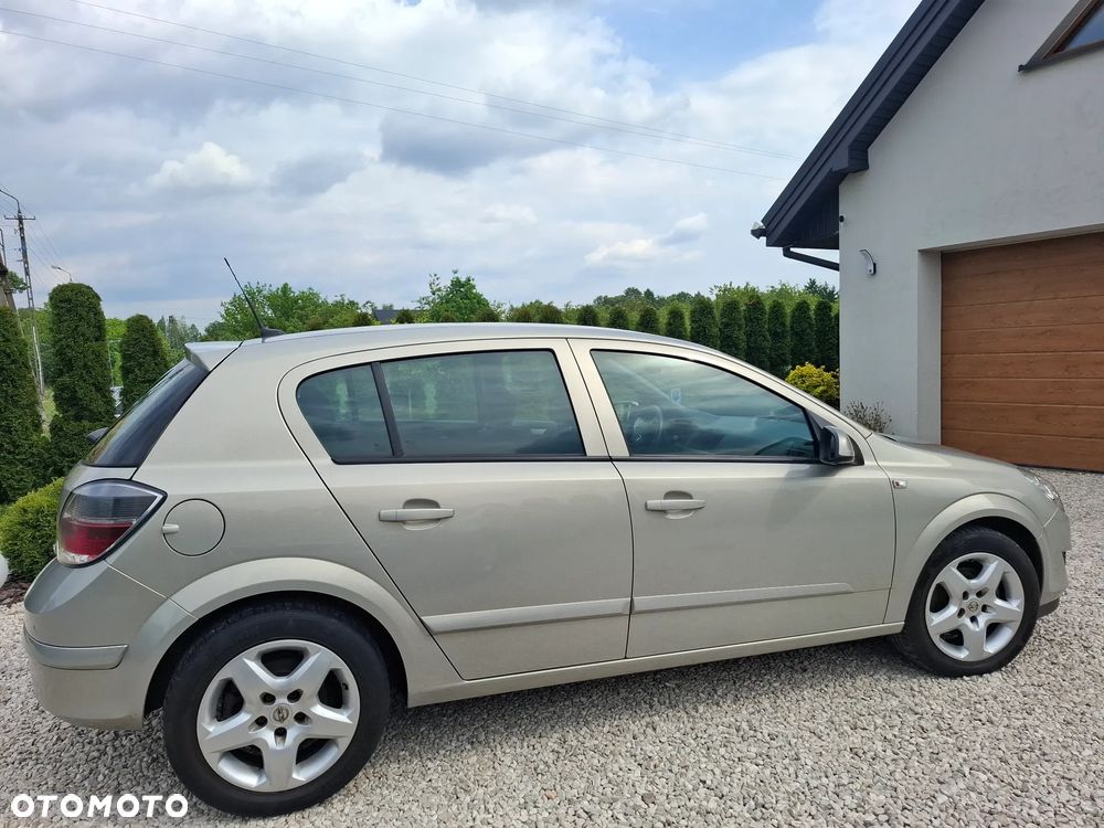 Opel Astra 1.6 NAVI - 13