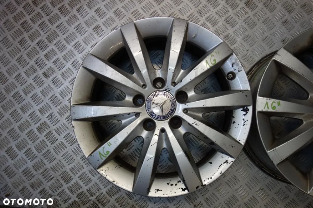 1 sztuka FELGA ALUMINIOWA 16 MERCEDES 6.5J X 16H2 ET49 - 1
