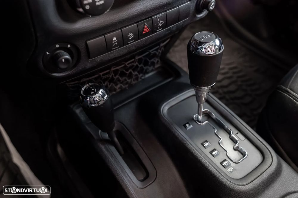 Jeep Wrangler Unlimited 2.8 CRD ATX Sahara Adventure Edition - 17