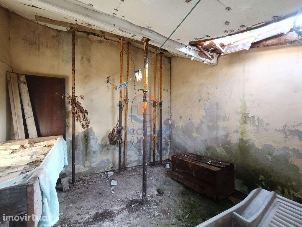 Moradia T2 para recuperar | Ventosa, Torres Vedras - Grande imagem: 4/10