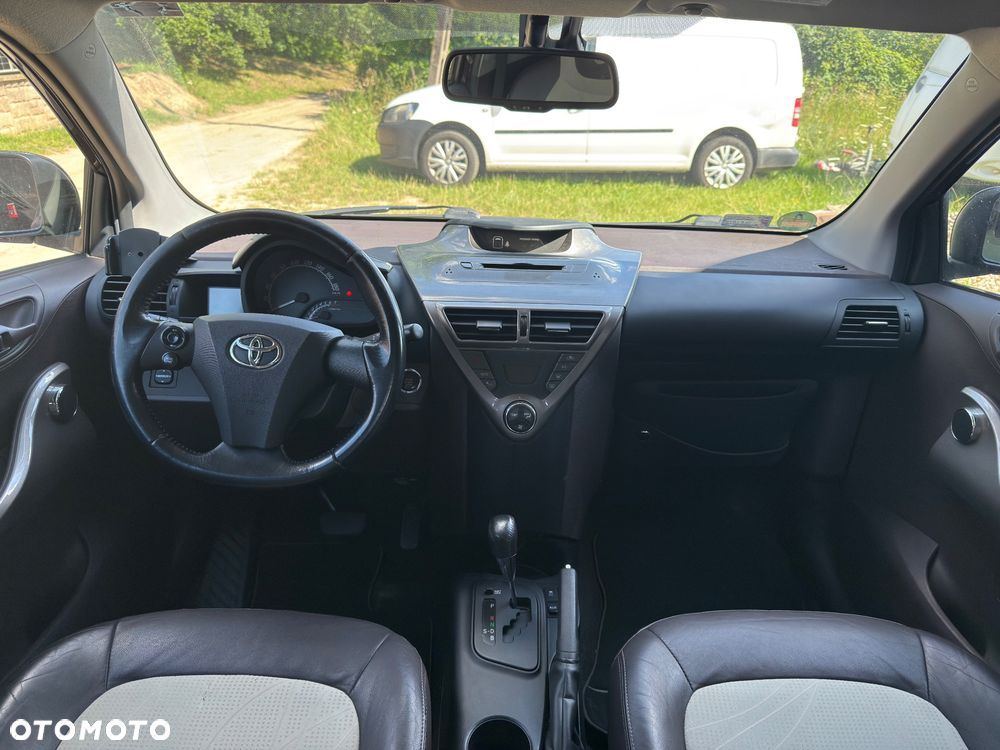 Toyota iQ 1.0 Sol EU5 CVT - 10