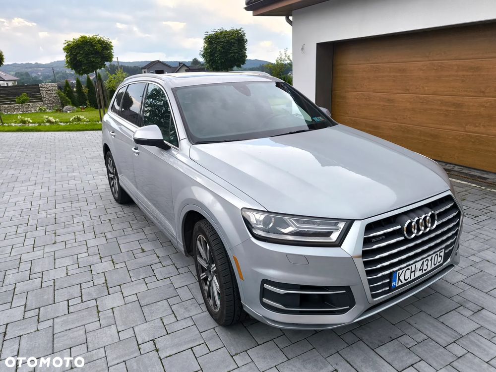 Audi Q7 - 1