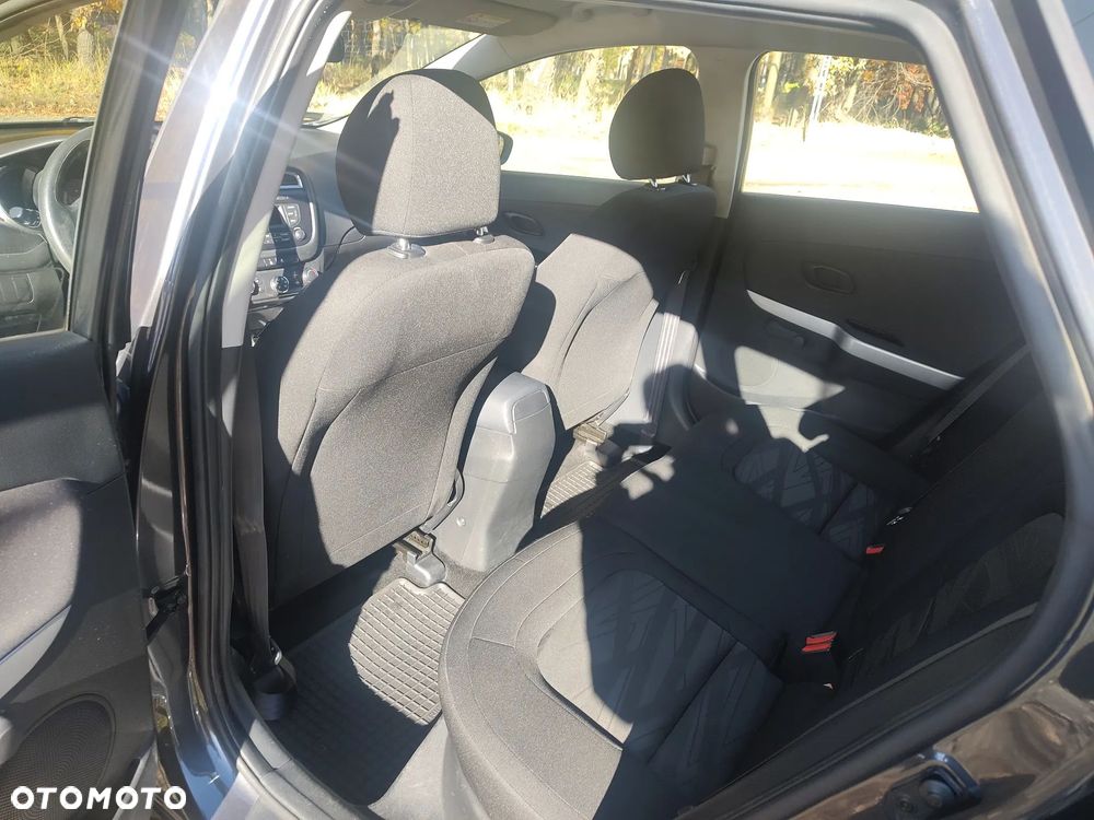 Kia Ceed - 8