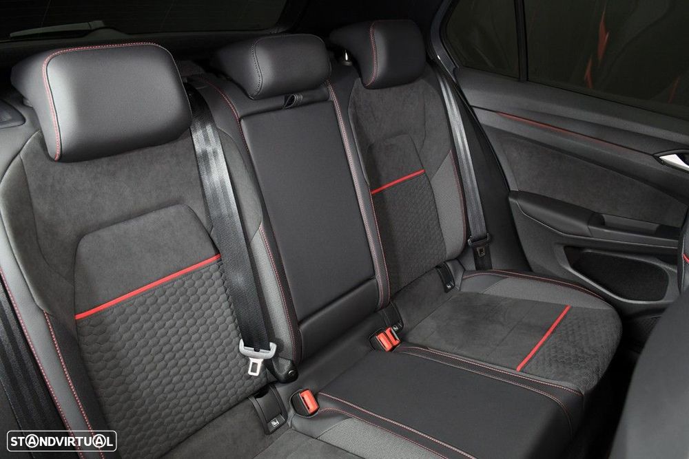 VW Golf 2.0 TSI GTI Clubsport DSG - 14