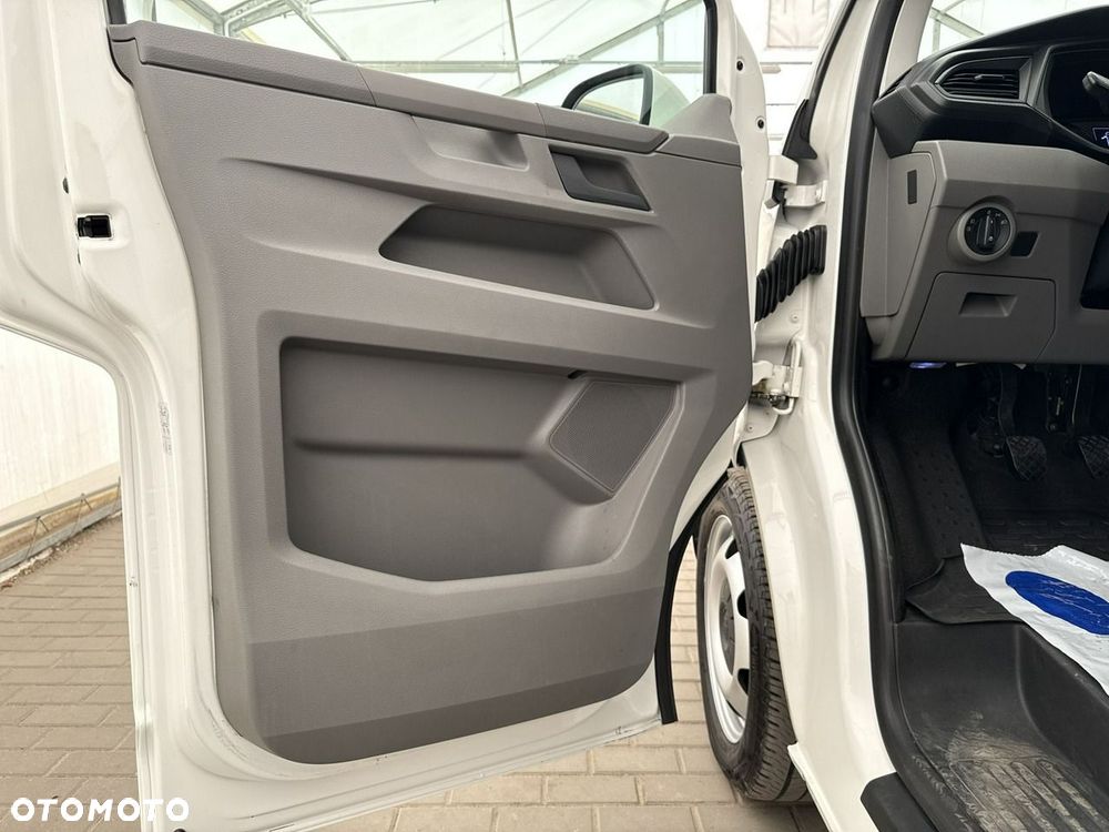 Volkswagen Transporter - 11