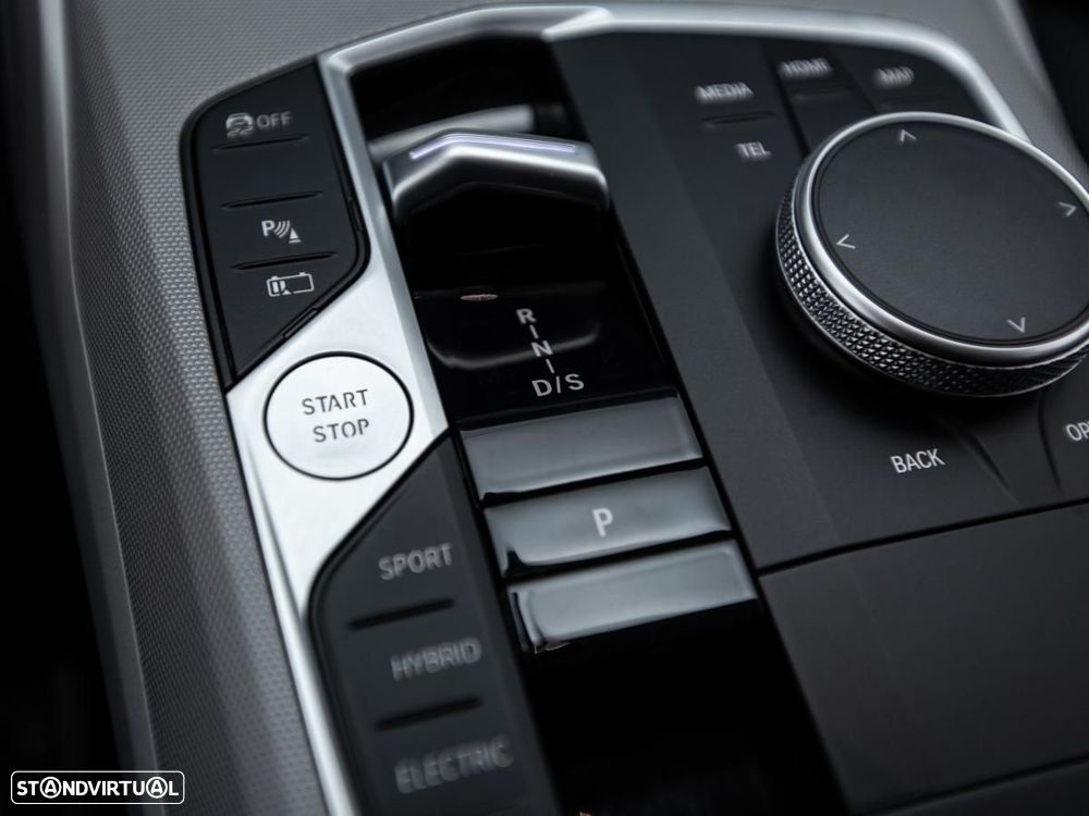 BMW 320 e Auto - 23