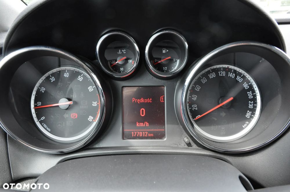 Opel Astra 1.4 Turbo 150 Jahre - 16