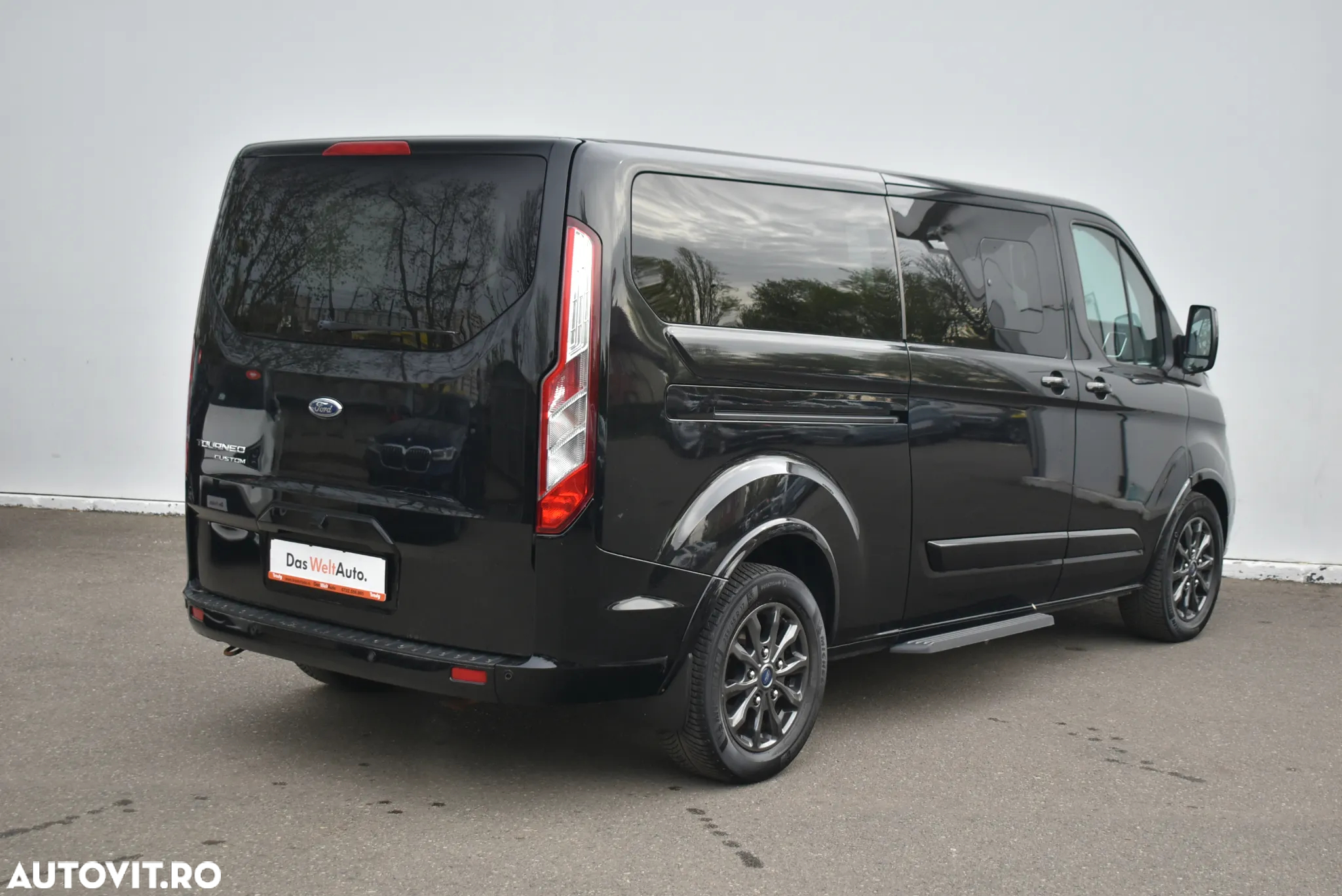 Ford Tourneo Custom Bus 320 2.0 EcoBlue 170 CP L2H1 Titanium Aut. - 38