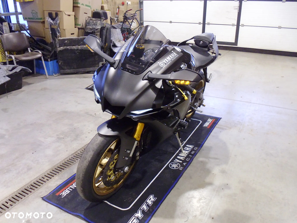 Yamaha R1