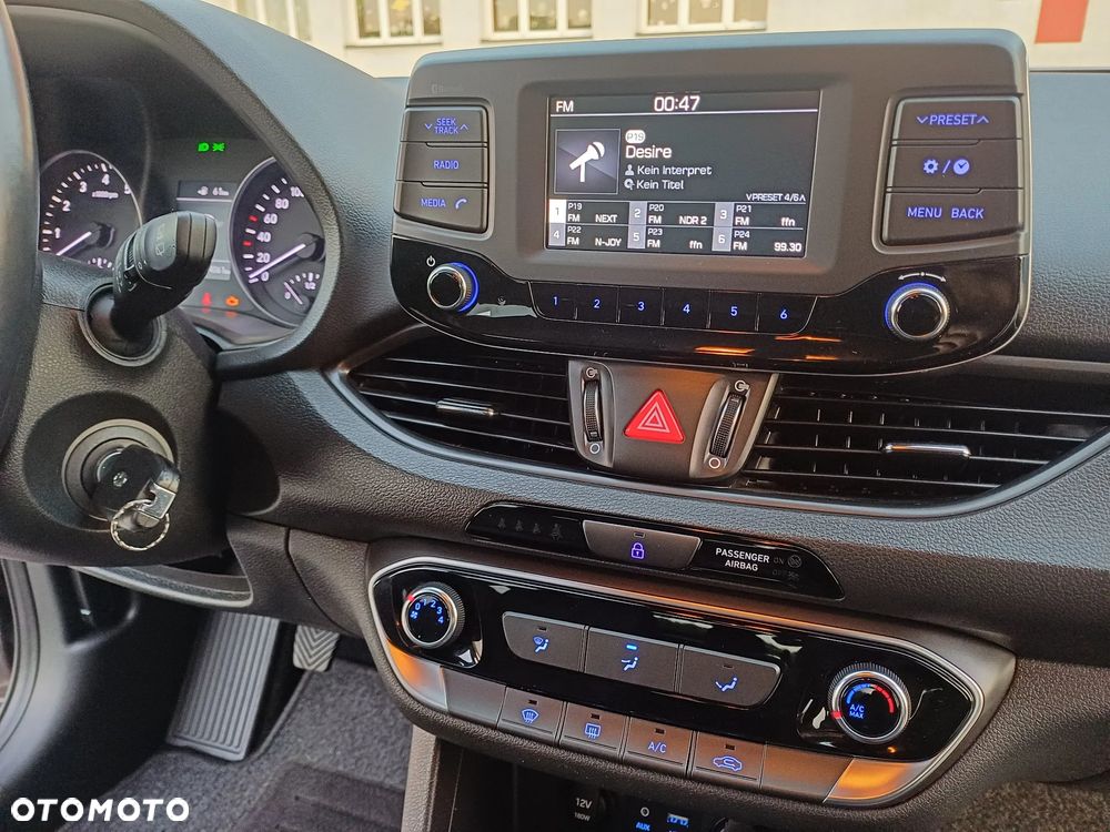 Hyundai i30 blue Kombi 1.4 - 25