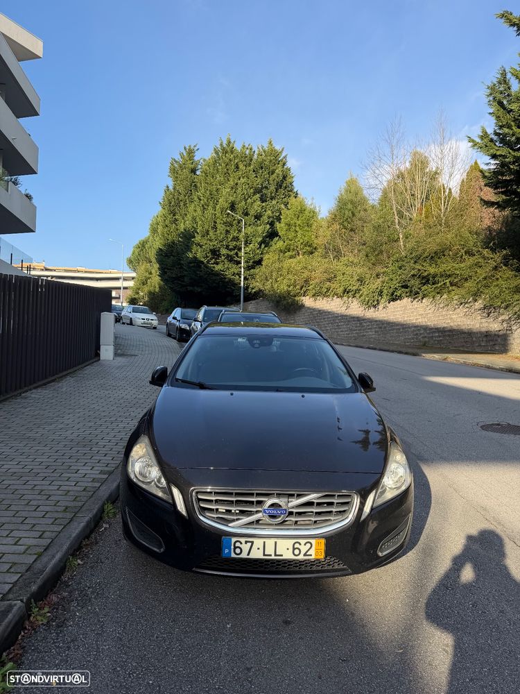 Volvo V60 2.0 D3 Summum - 2