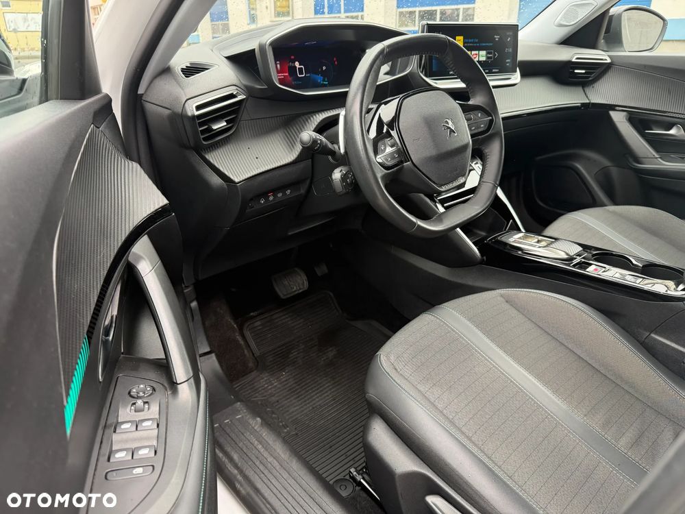 Peugeot 2008 1.2 PureTech Allure Pack S&S EAT8 - 17